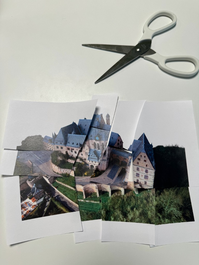 Die fertige analoge Collage: das Schloss aus einzelnen, versetzt angeordneten Fototeilen